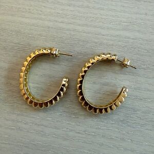 Mejuri Large Scalloped Gold Hoops 14K Gold